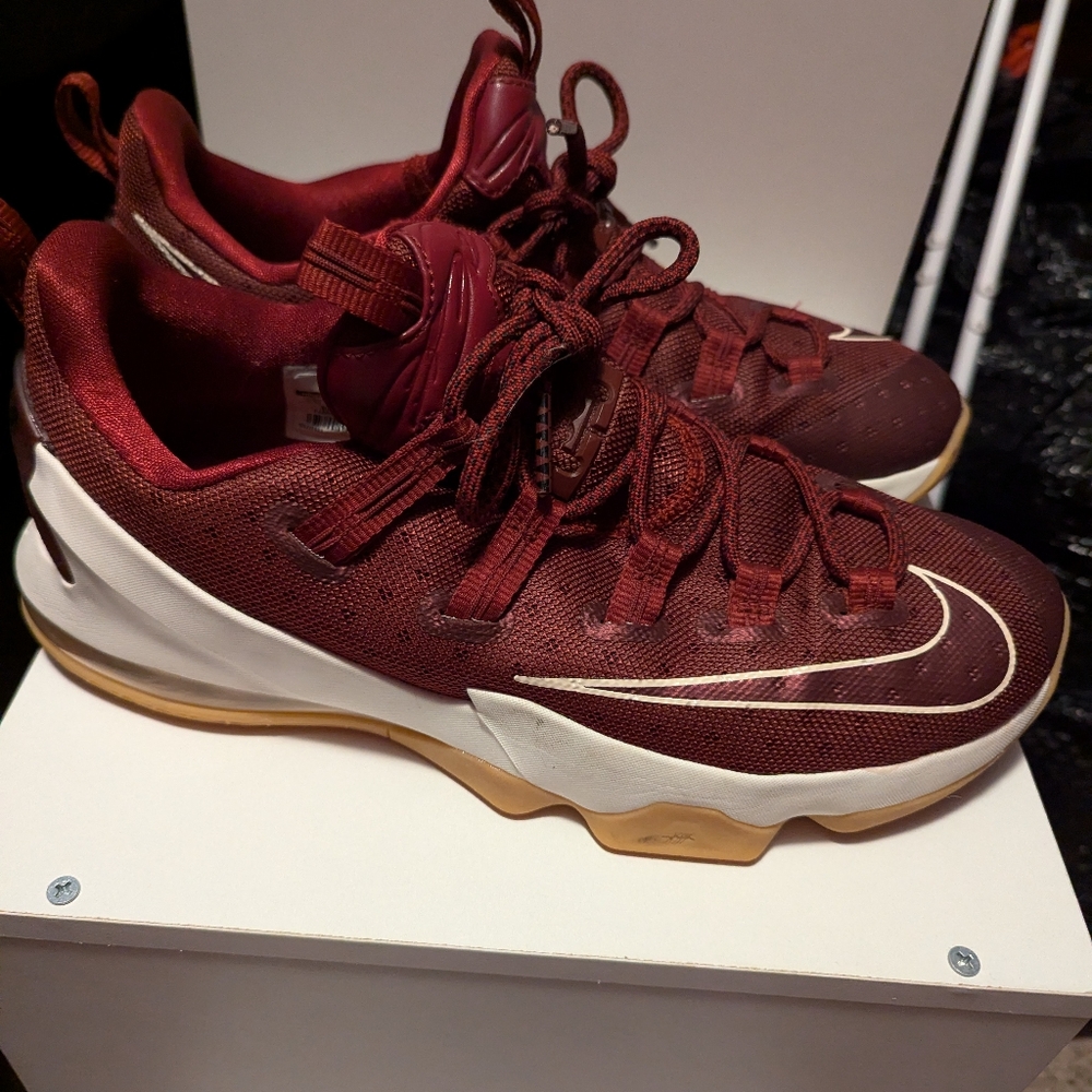 Nike LeBron 13